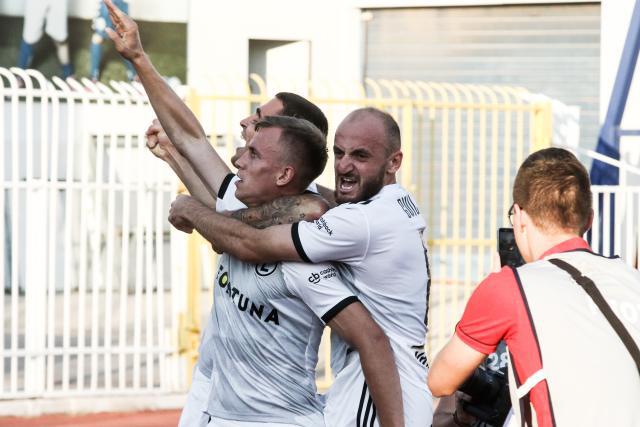 布朗41分广厦胜辽宁 于德豪16分山东胜同曦