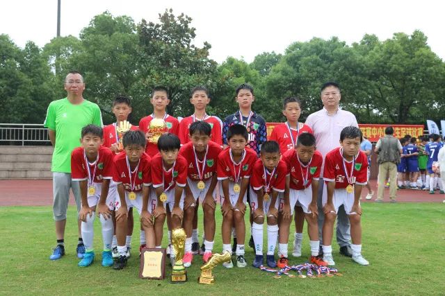 爱德华兹27分唐斯27+12 森林狼大胜掘金2-0