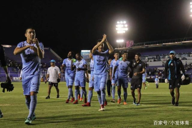 2026石屏异龙湖马拉松落幕 6000名选手体验独特赛道